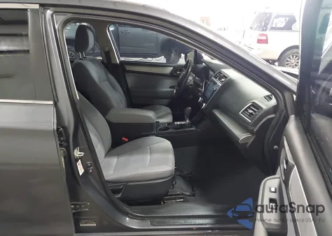 2018 Subaru Legacy 2.5I Premium z USA, uszkodzony, nr VIN 4S3BNAH60J3032715